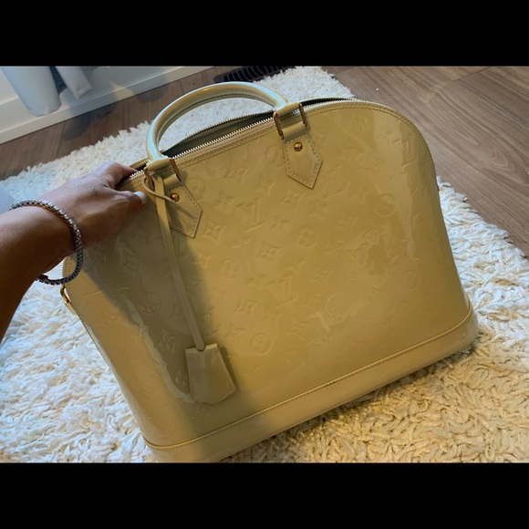 LV Alma GM Monogram Vernis Blanc Coral Handbag - Picture 5 of 8